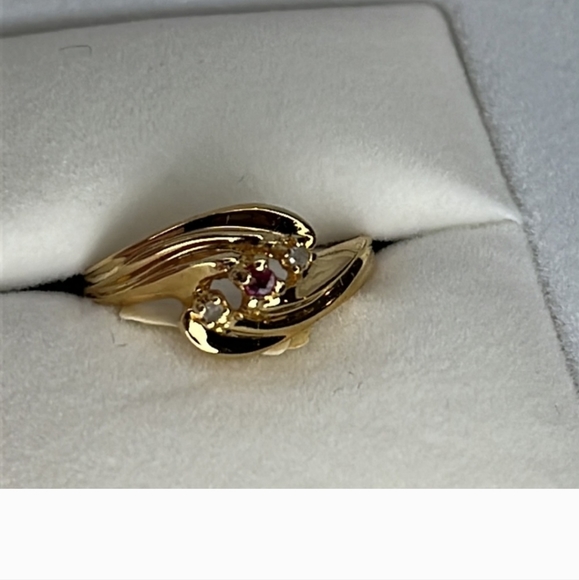 RUBY/diamond ring Genuine ruby/diamond ring. size 6 3/4 scant 7 nwt - Picture 4 of 7
